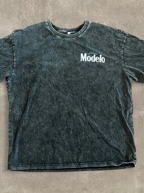 Modelo Mineral Wash Oversized Tee